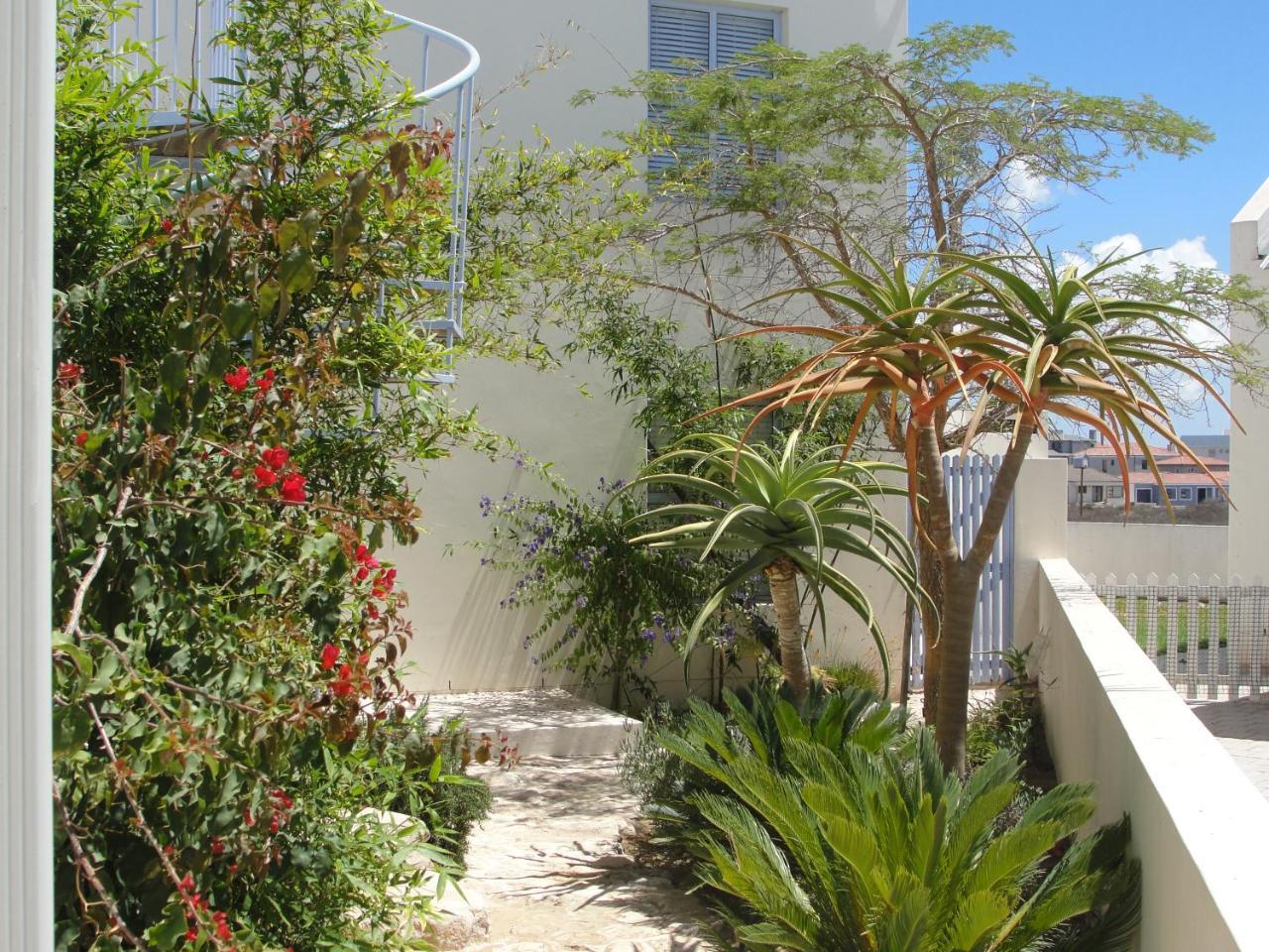 Perfect 10 - 10 To 13 Sleeper Luxury Holiday Home Breakage Deposit Of R2500 Per Weekend Lease Langebaan Dış mekan fotoğraf