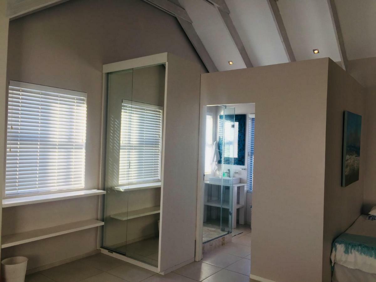 Perfect 10 - 10 To 13 Sleeper Luxury Holiday Home Breakage Deposit Of R2500 Per Weekend Lease Langebaan Dış mekan fotoğraf