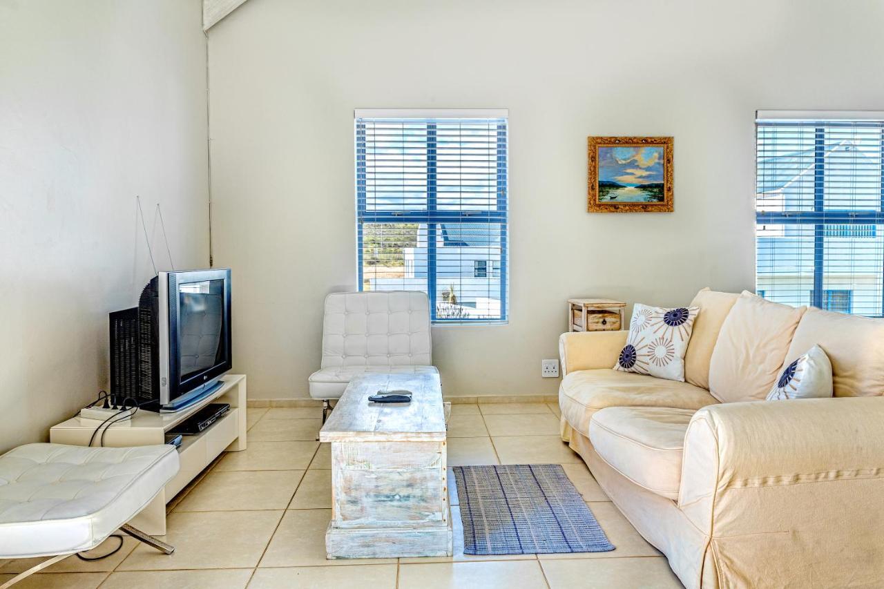 Perfect 10 - 10 To 13 Sleeper Luxury Holiday Home Breakage Deposit Of R2500 Per Weekend Lease Langebaan Dış mekan fotoğraf